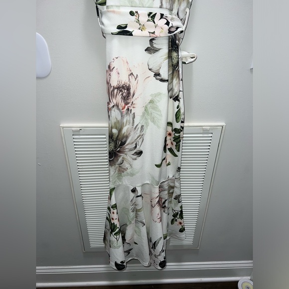 NWT Selfie Leslie White Chrysanthemum Floral Formal Midi Dress - Picture 7 of 9